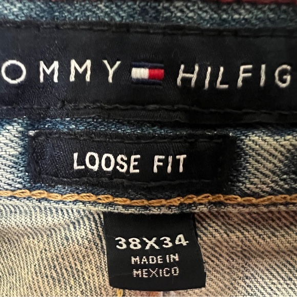Tommy Hilfger Relax Fit Jeans - Picture 6 of 8